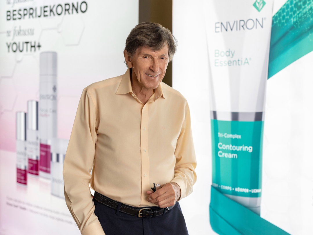 Dr Des Fernandes 2 sRGB