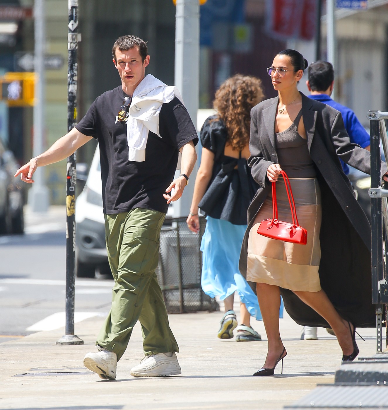 Callum Turner i Dua Lipa