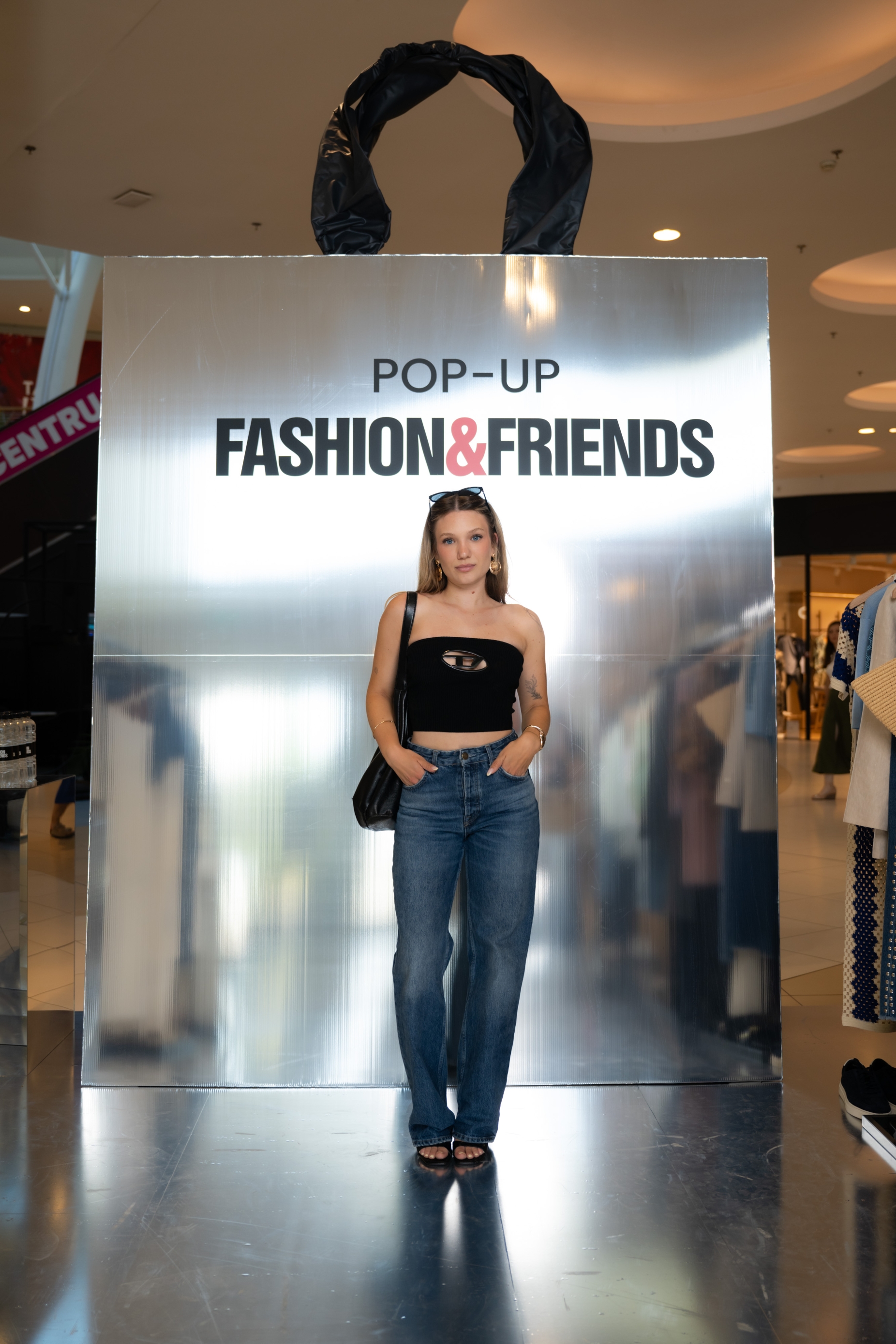 Fashion Company pop up event wall slike