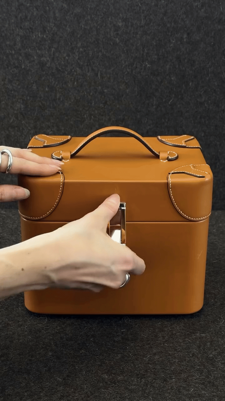 Hermès Malette Vanity Case je pravi kolekcionarski dragulj, ali i tiha patnja svih beauty entuzijasta