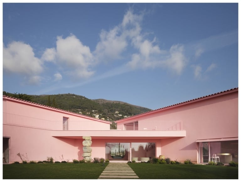 Vodimo vas kroz Le Domaine de la Rose – impresivno ružičasto Lancôme zdanje