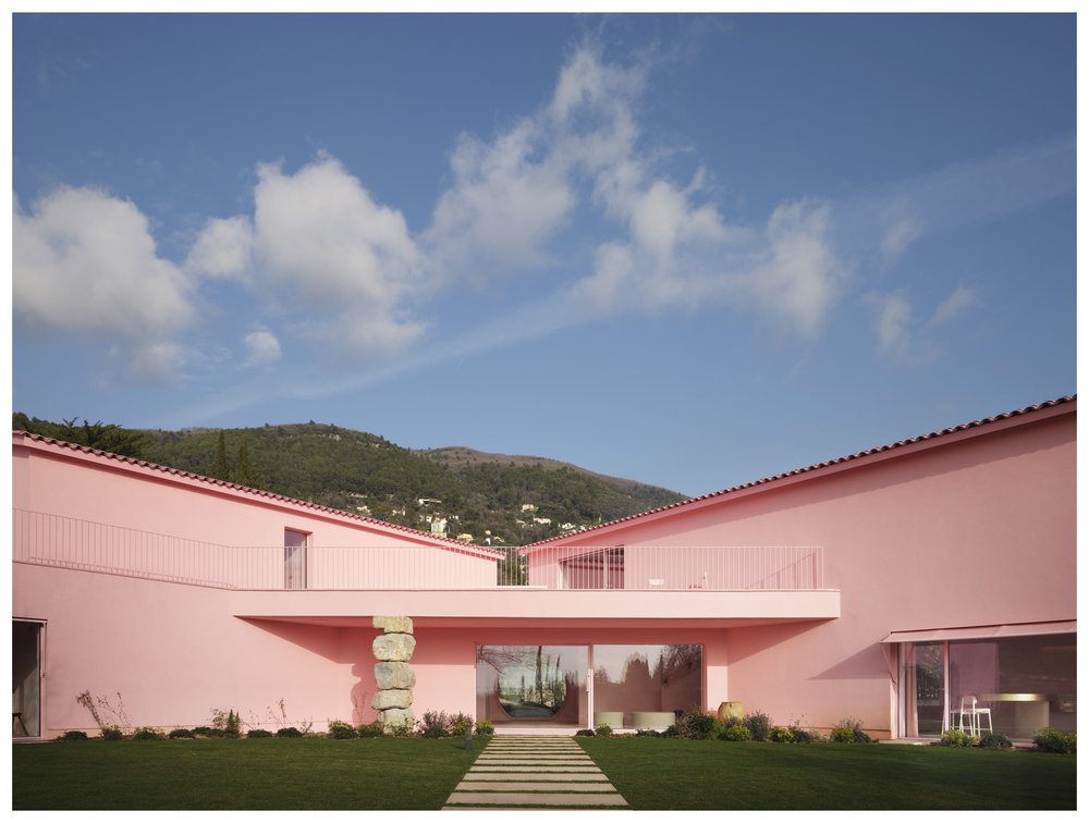 Vodimo vas kroz Le Domaine de la Rose – impresivno ružičasto Lancôme zdanje