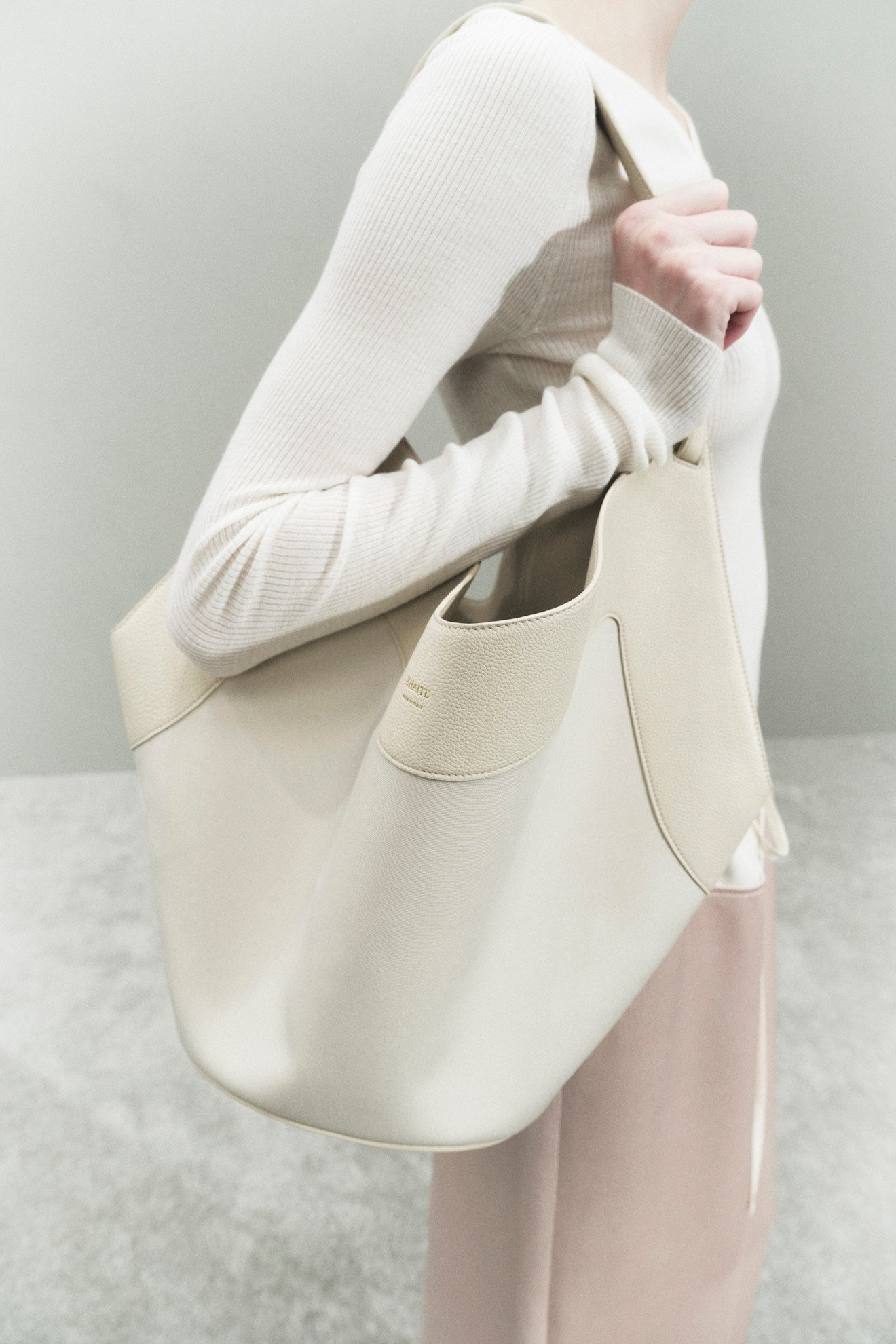 Journal bag guide: Khaite Lotus torba je jako prostrana, a svejedno lagana