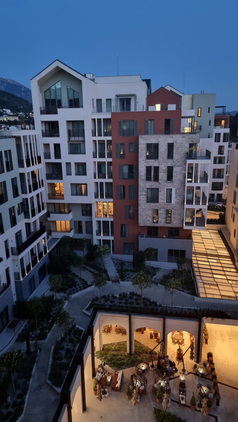 Siro Boka Place, Montenegro