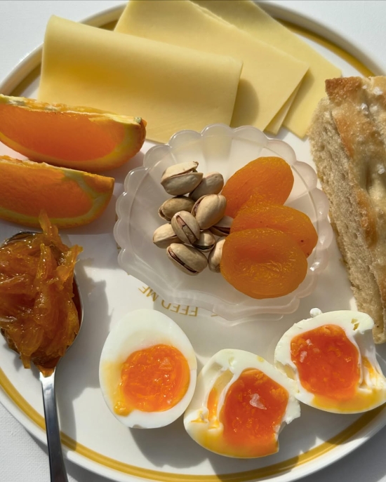 „Snack plate” je TikTok trend koji nudi bezbroj ideja za užinu. Naši favoriti su kombinacije slatkog i slanog