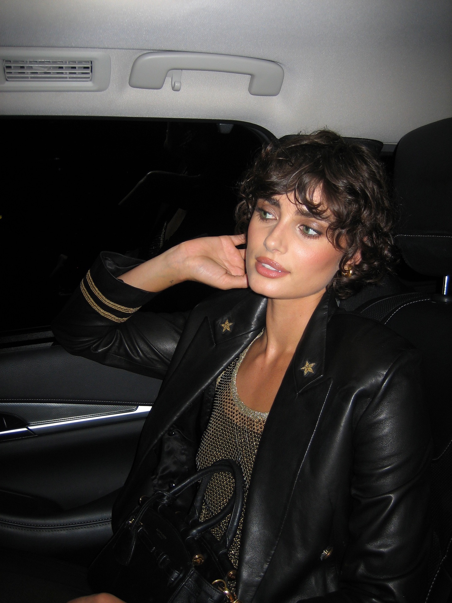 Bixie frizura i dalje je među najpopularnijima, a u kovrčavoj verziji naš je novi favorit