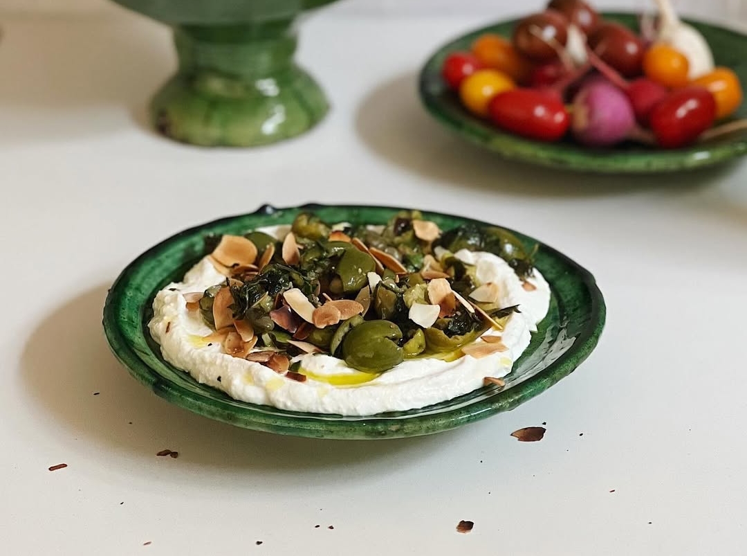 Dip od ricotte, badema i maslina je sve što nam treba za ljetne večeri, donosimo brzi recept