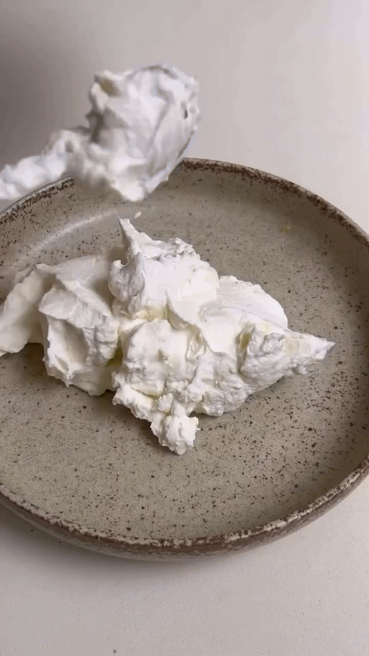 Dip od ricotte, badema i maslina je sve što nam treba za ljetne večeri, donosimo brzi recept
