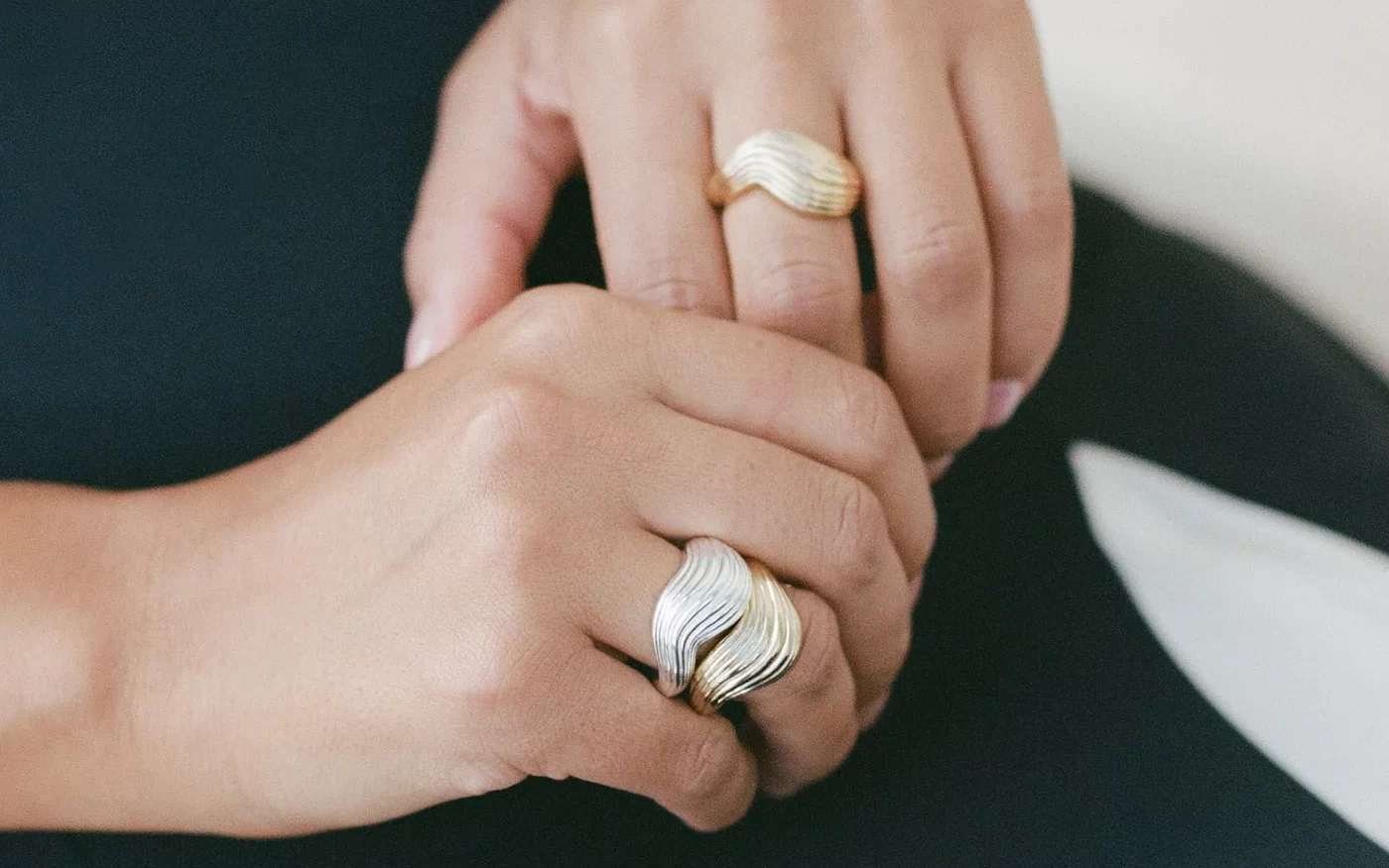 Ovaj jednostavan stilistički trik će vaš outfit dići na novu razinu. Riječ je o “ring stackingu”