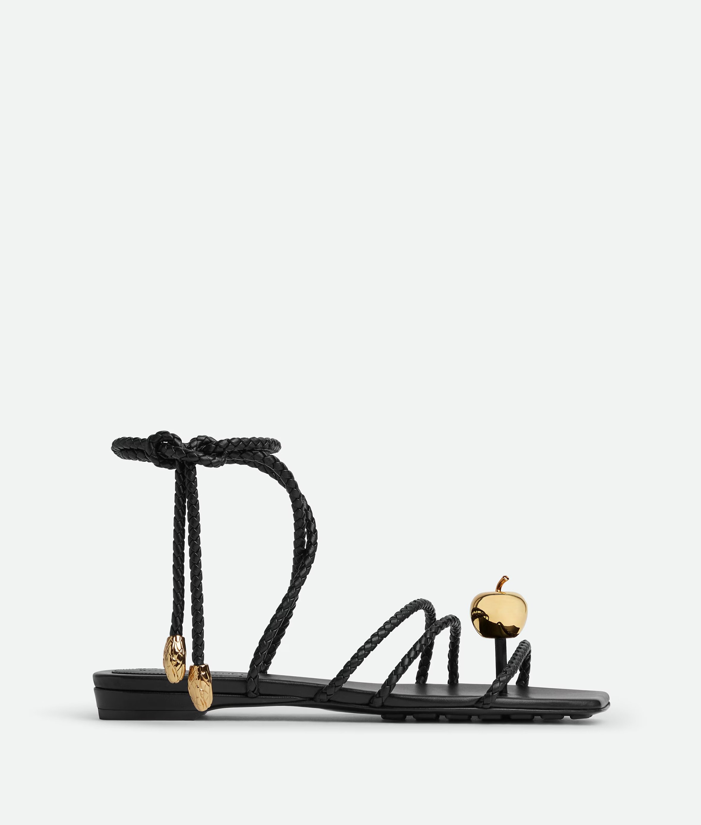 sandale s metalnim detaljem