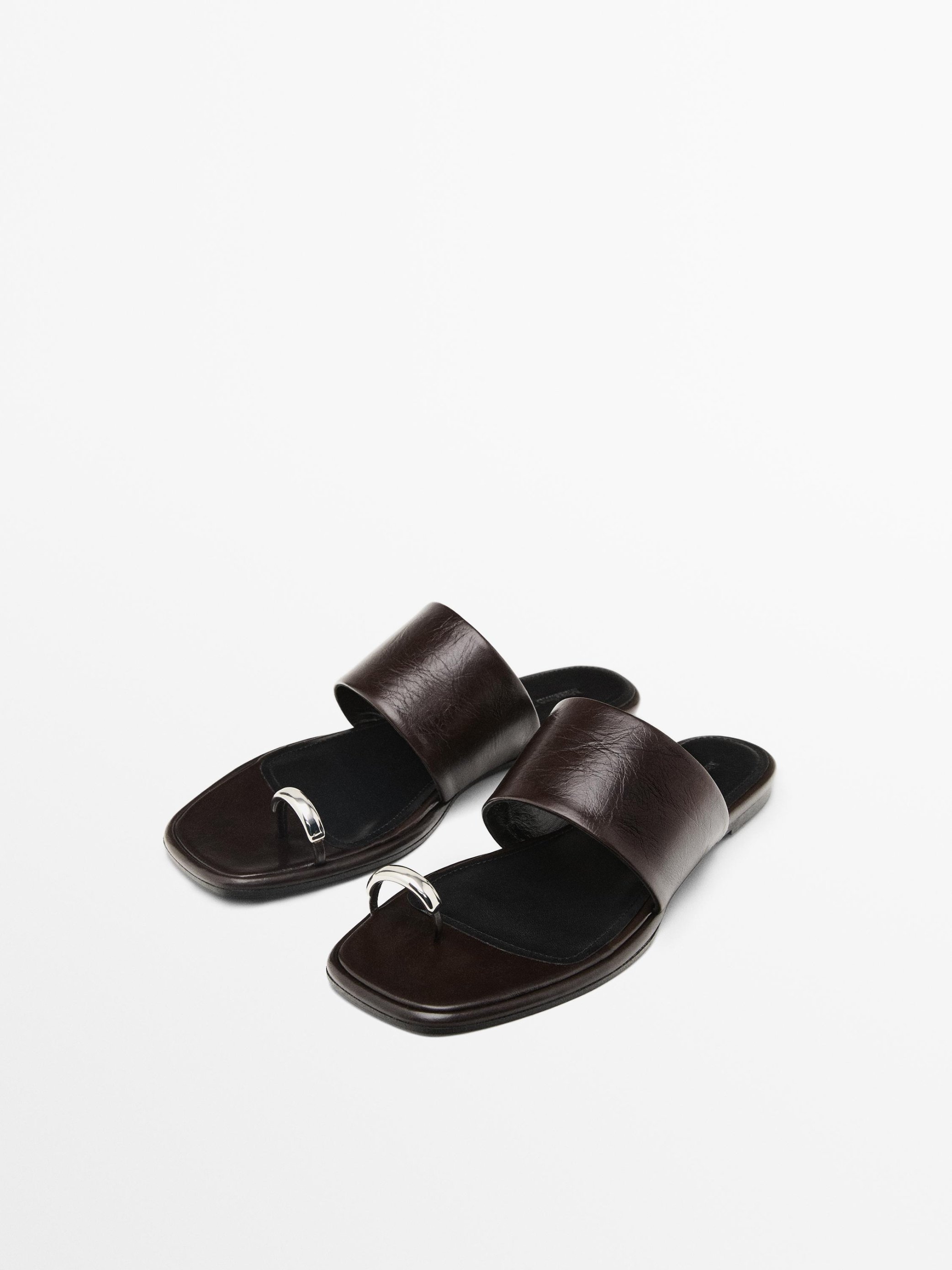 sandale s metalnim detaljem Massimo Dutti