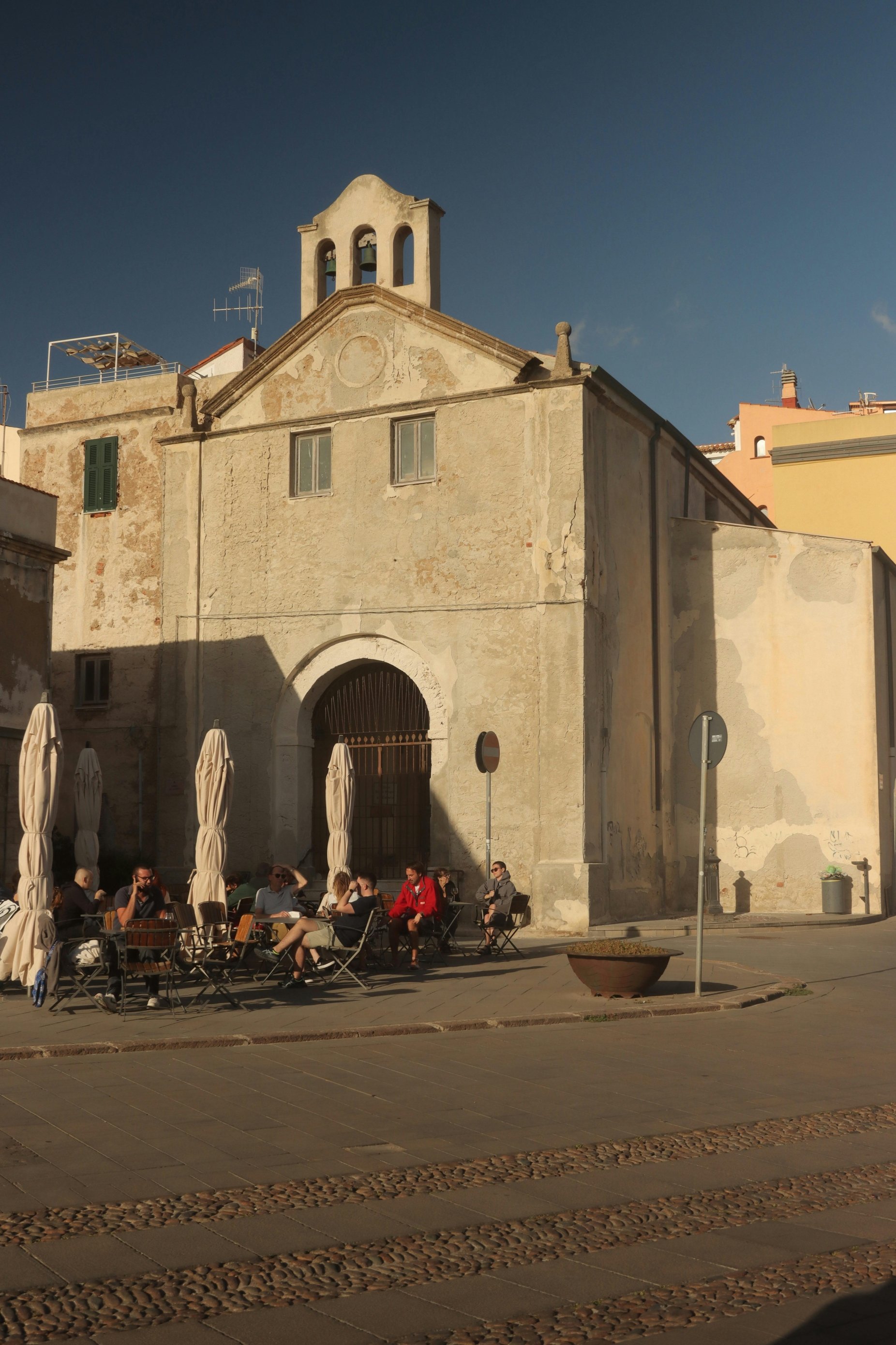 Alghero_pexels-efrem-efre-2786187-18162845