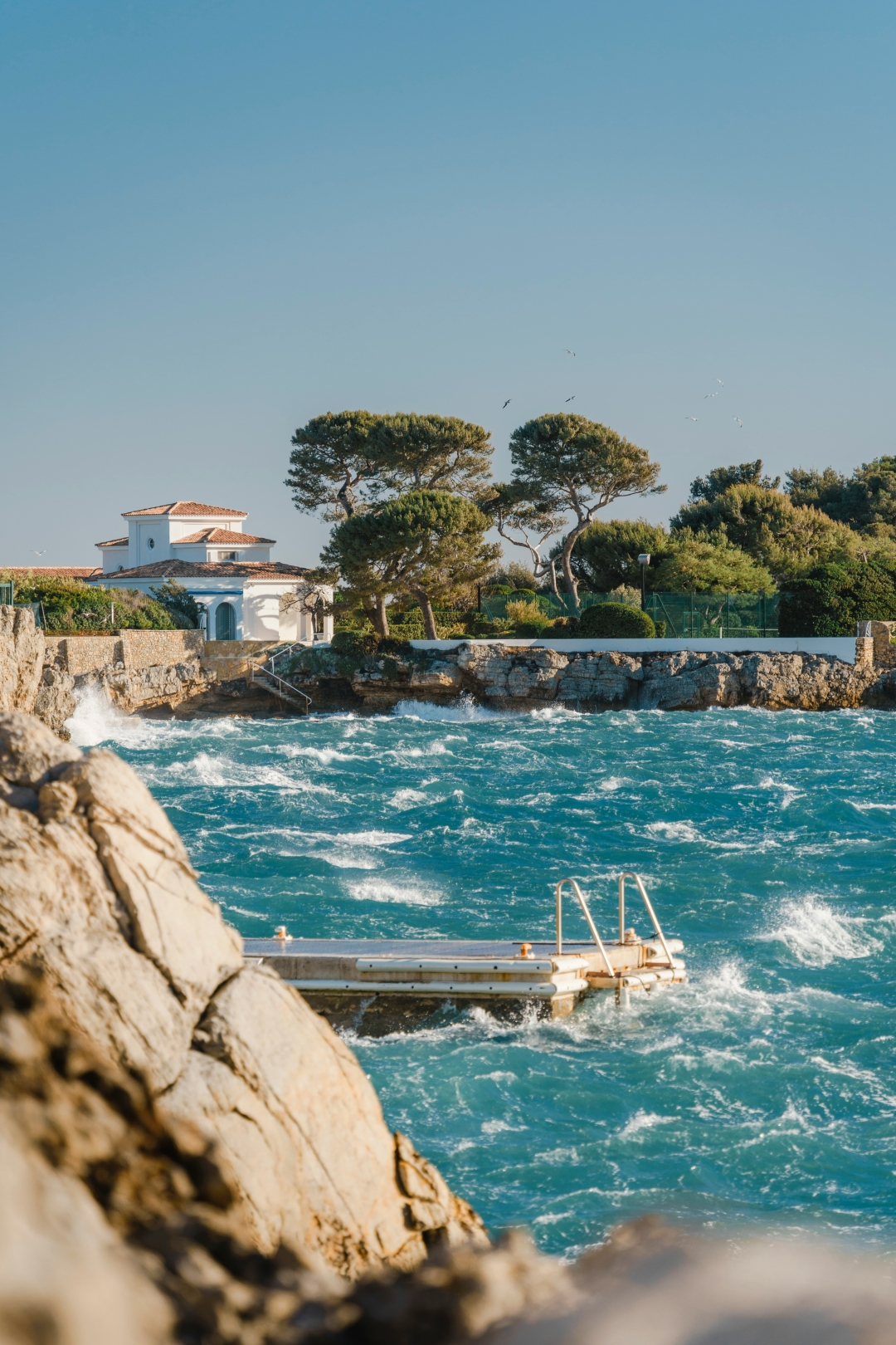 Antibes_anthony-salerno-voqZx4VTd8g-unsplash