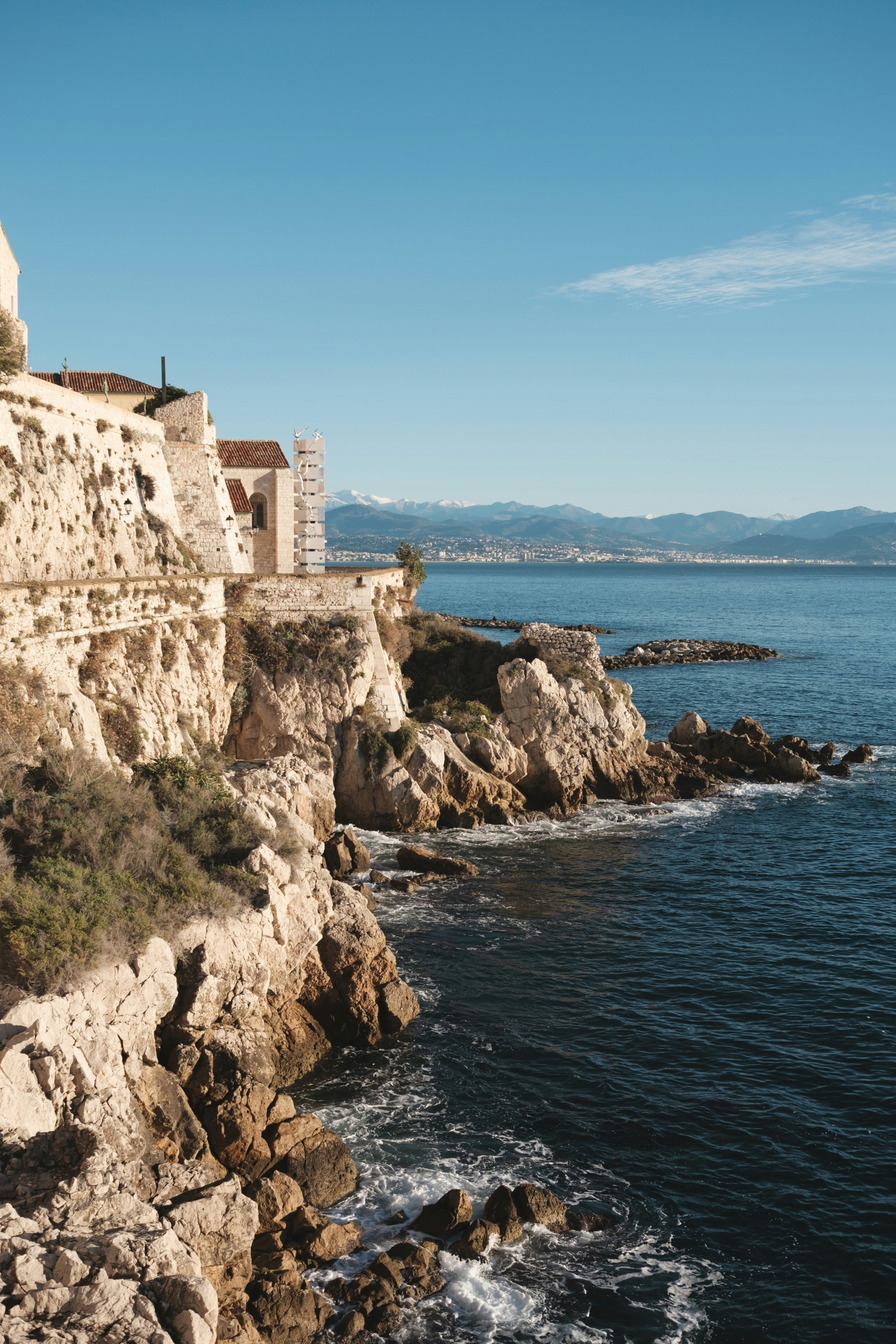 Antibes_artem-r-FqSdGtpP8_w-unsplash
