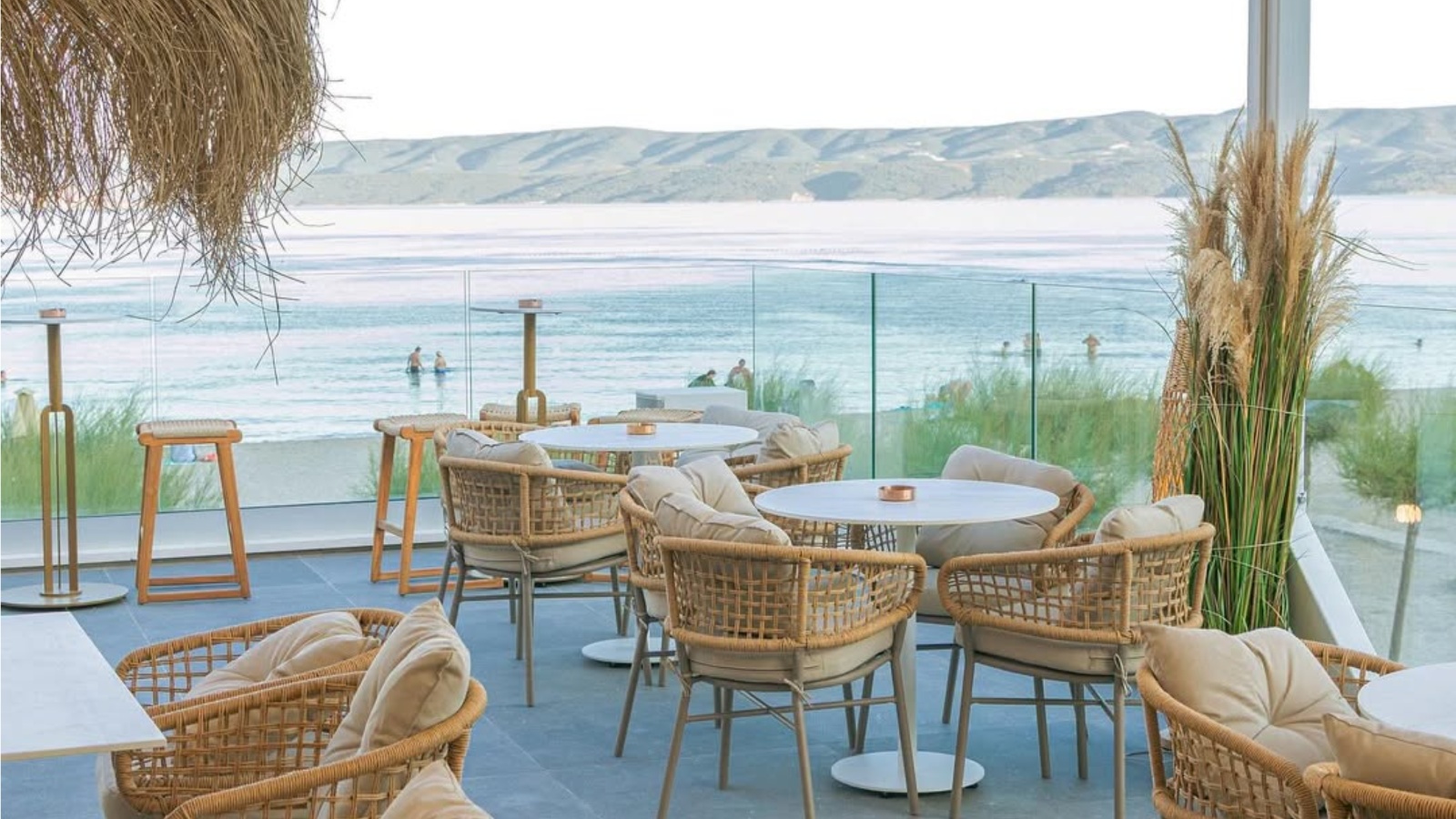 Heva rooftop bar je nova adresa za ljetne večeri u Omišu