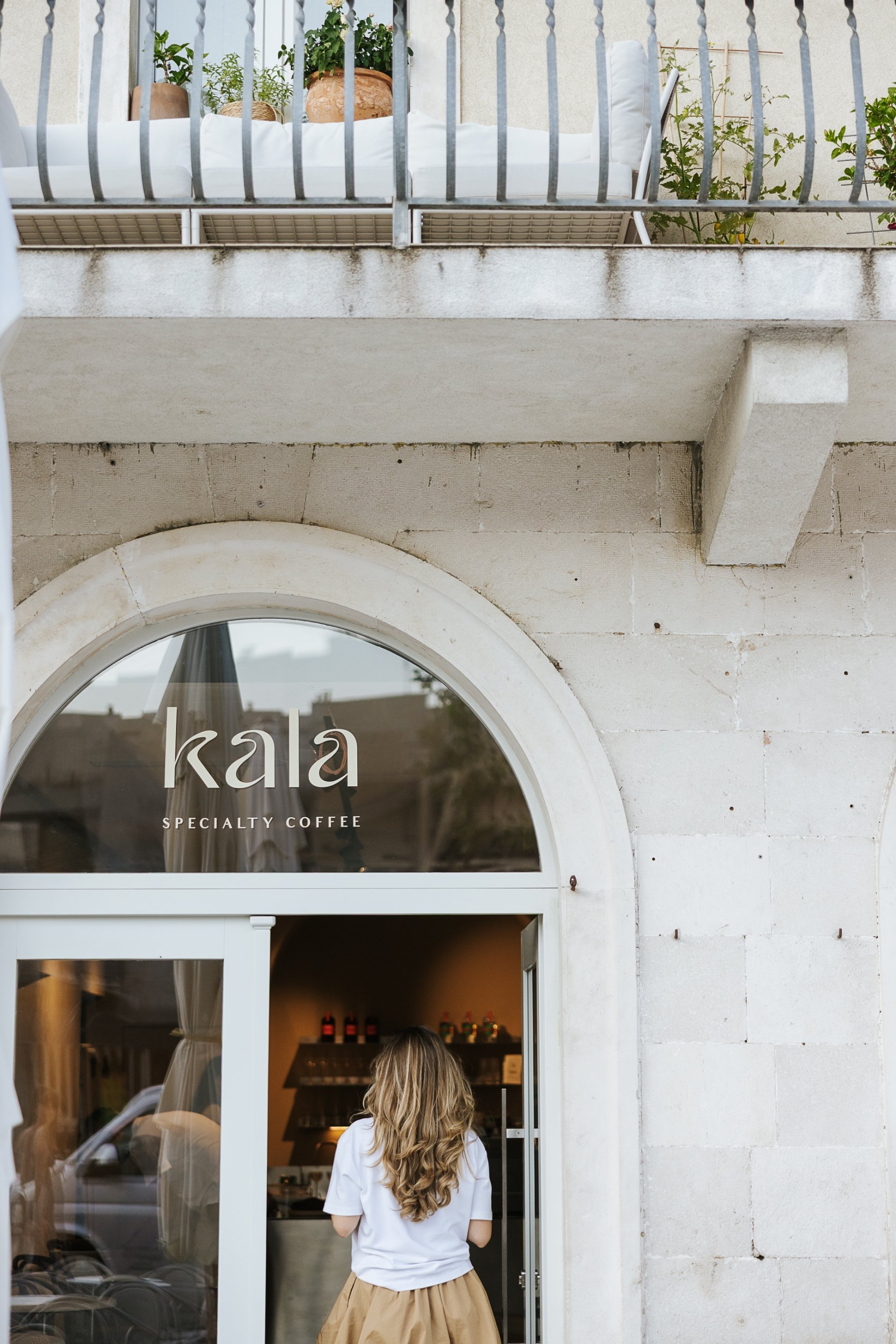Ljetos je na obali otvoren jedan od najljepših malih lokala. Upoznajte Kala Specialty Coffee Shop