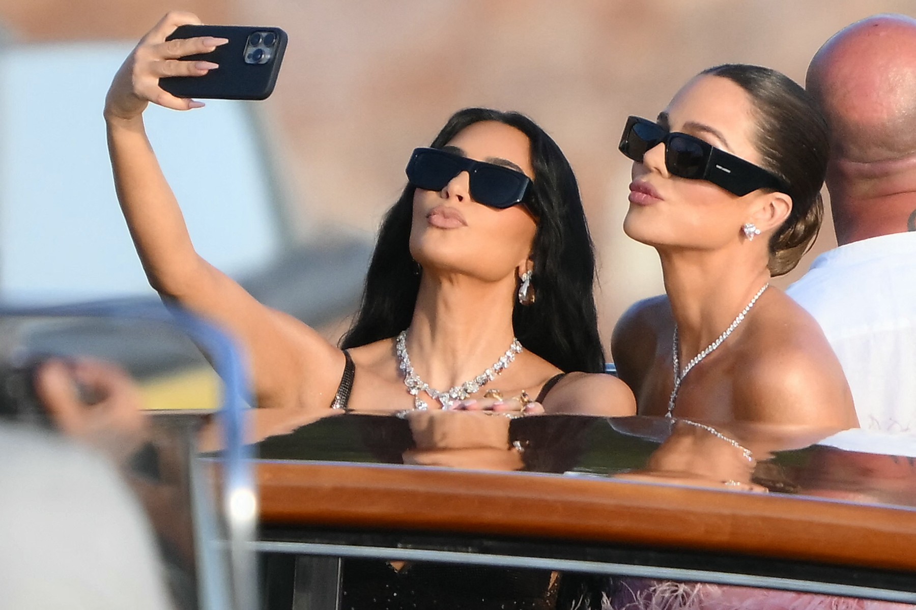 Kim Kardashian i Khloe Kardashian_profimedia-1015628312