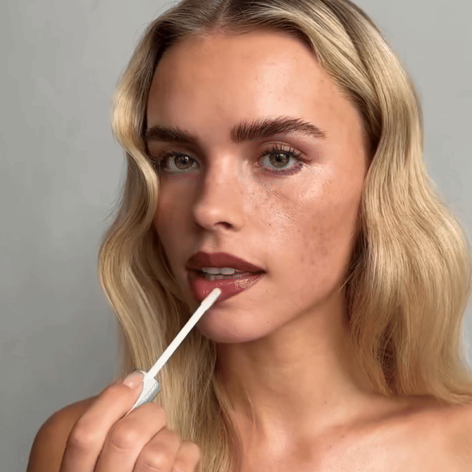 Lip stain 670