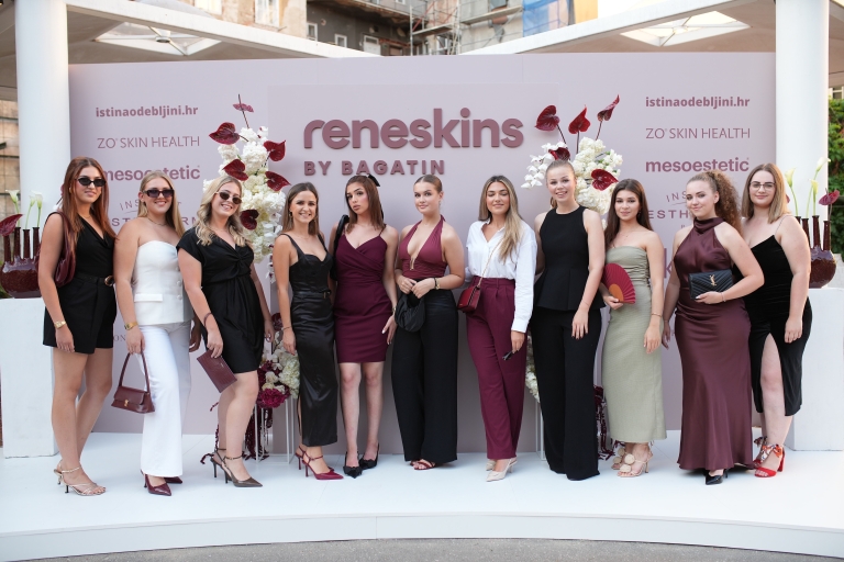 Reneskins_Photo wall