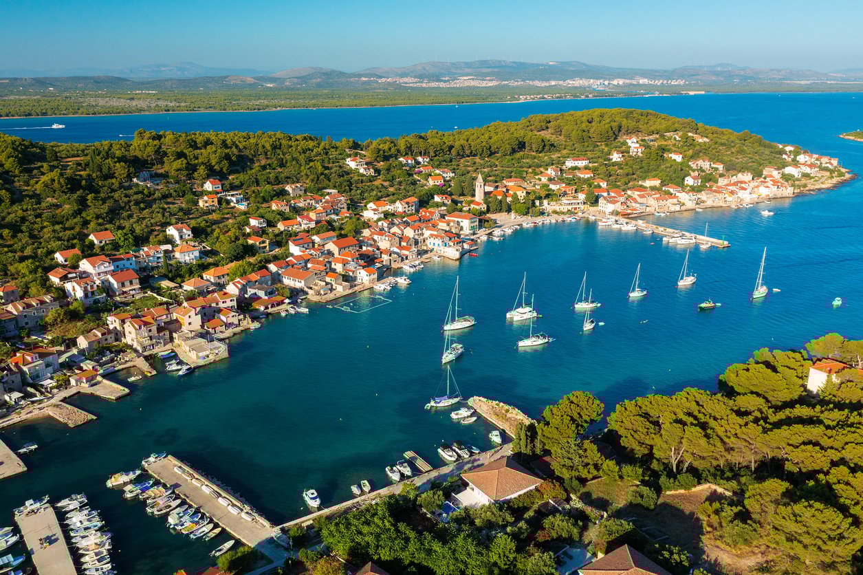 Ideja za bijeg od gužvi ako ste u Vodicama ili Šibeniku: Otok Prvić mali je raj bez automobila