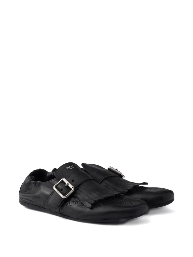 wrong shoe teorija