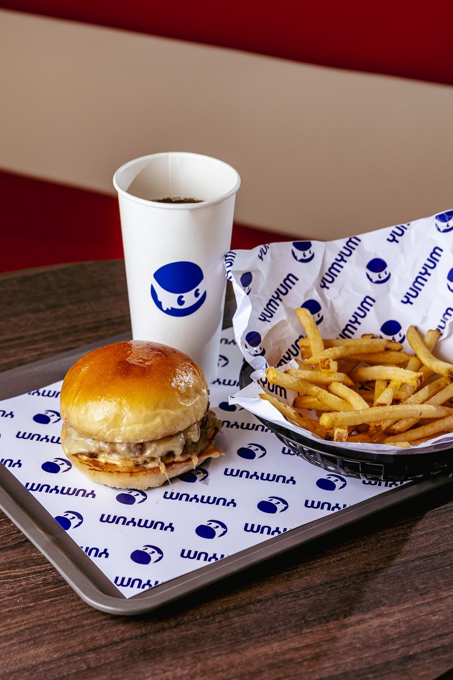 U Splitu se danas otvara mjesto s burgerima koje smo dugo čekali: Donosimo sve o Yum Yum burger baru