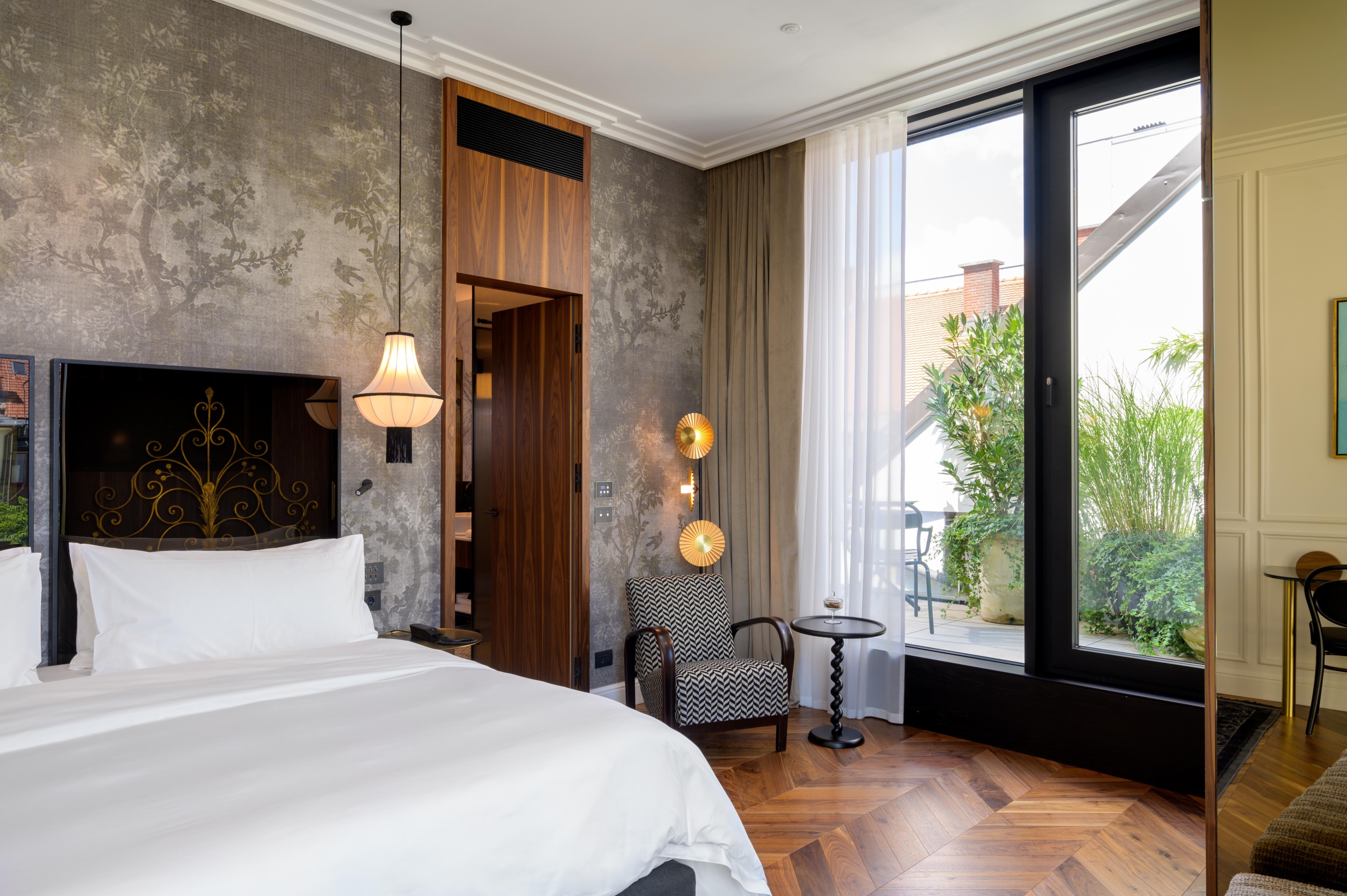 AS Boutique Hotel_Ljubljana_naslovna
