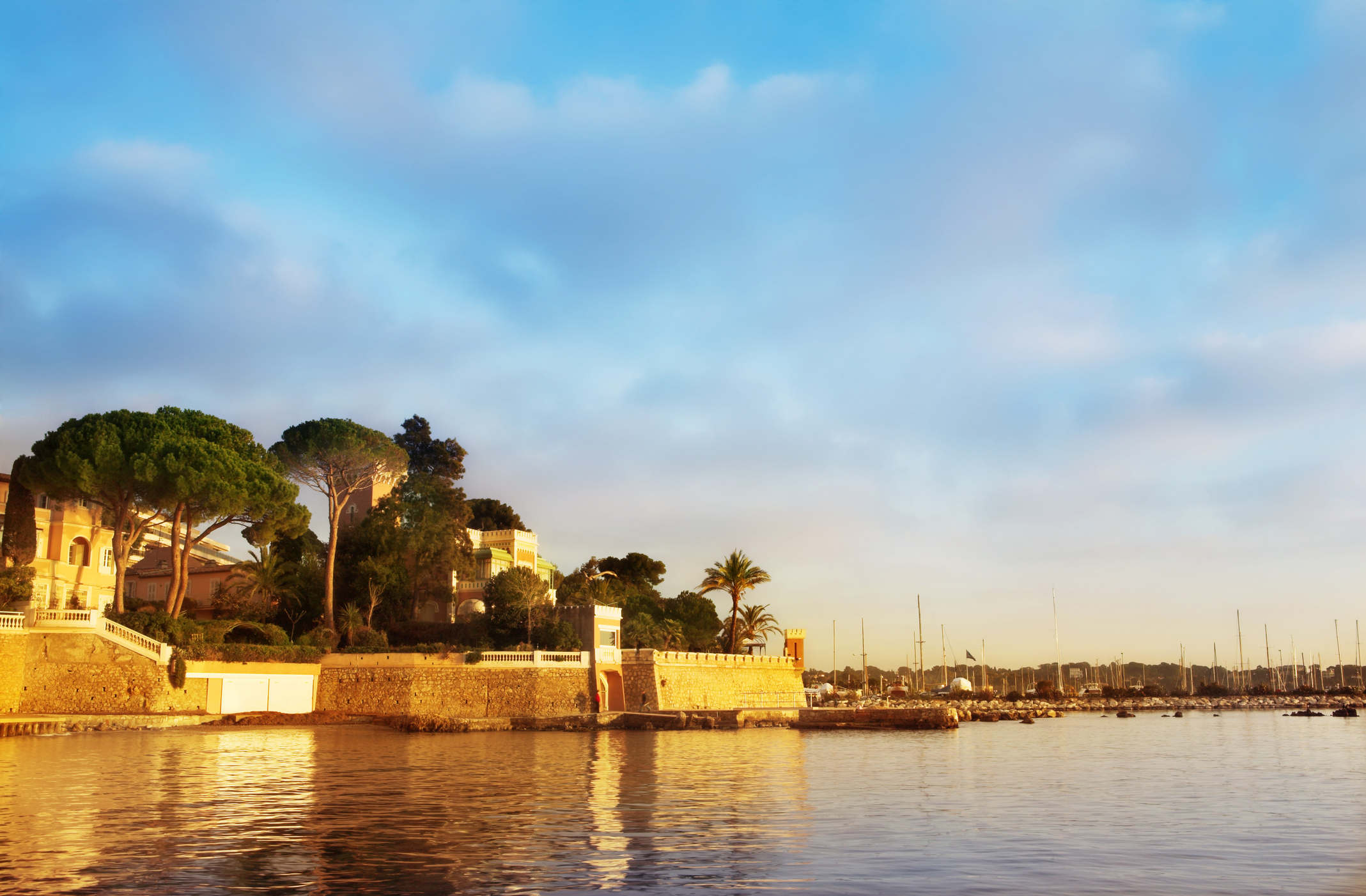 Juan les Pins_forgiss_iStock-95705047