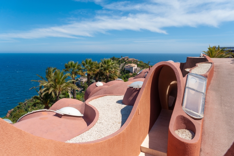 Palais-Bulles_JWackenhut_iStock-1148180001.