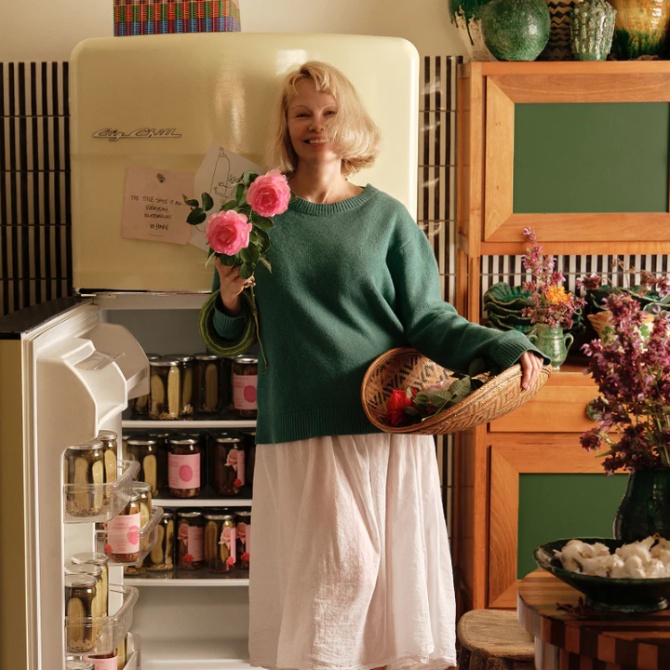 Pamela Anderson najbolje zna kako iskoristiti sezonu kiselih krastavaca. Donosi recept iz obiteljske riznice