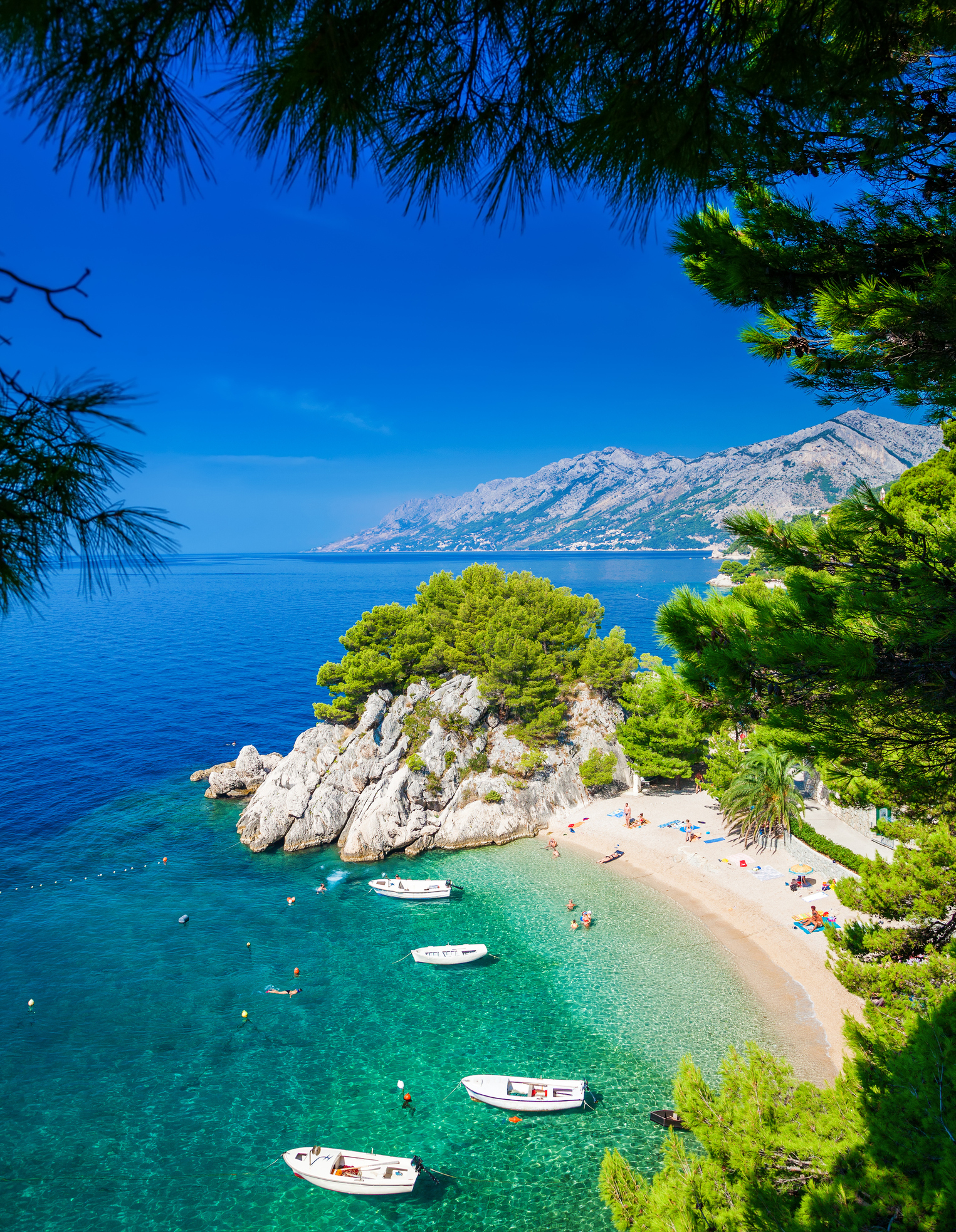 Vikendom se kupamo na plaži Podrače koja je pravi biser Makarske rivijere