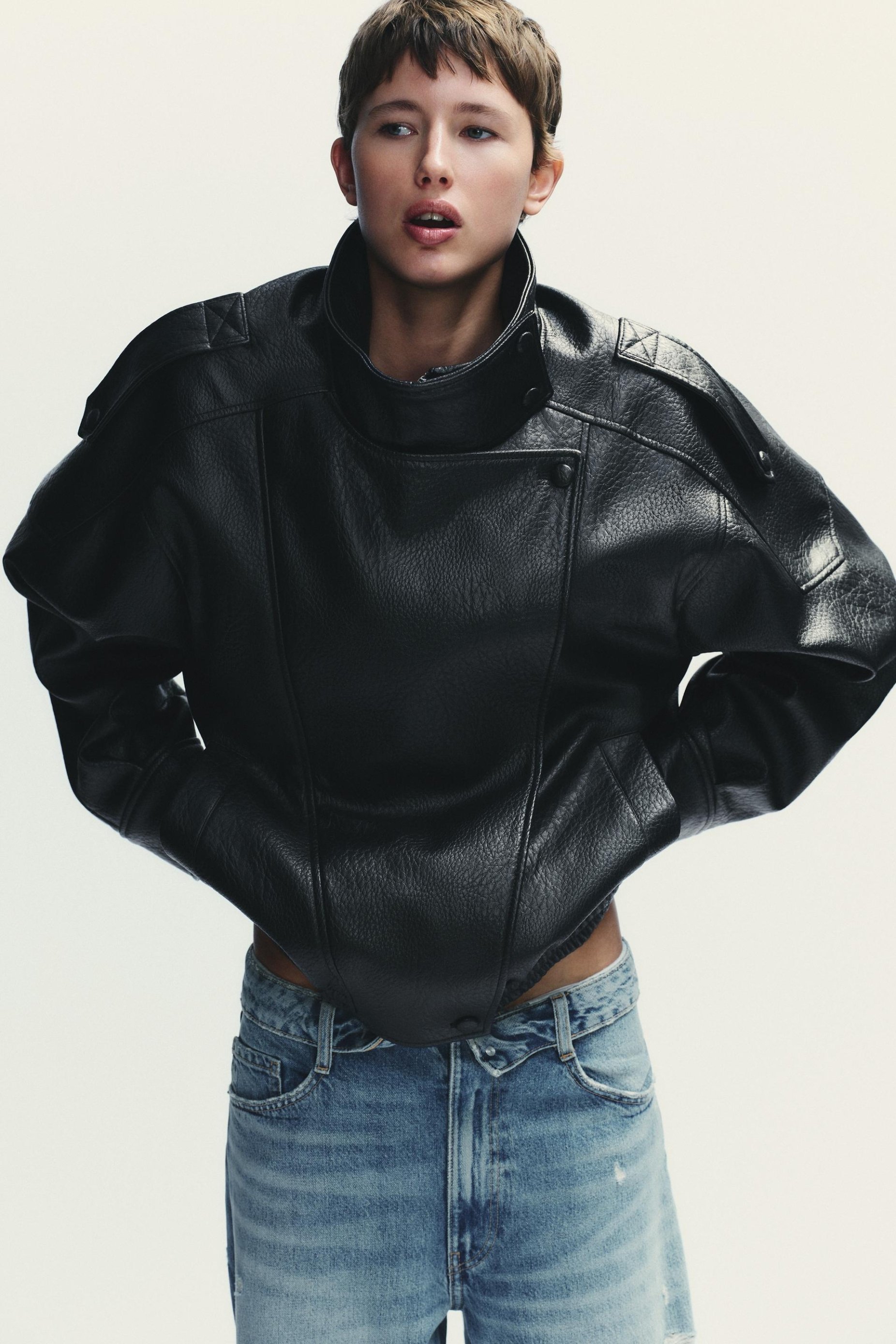 Kako izgleda Zarina kožna jakna koja će obilježiti jesen? Podsjeća na Saint Laurent model