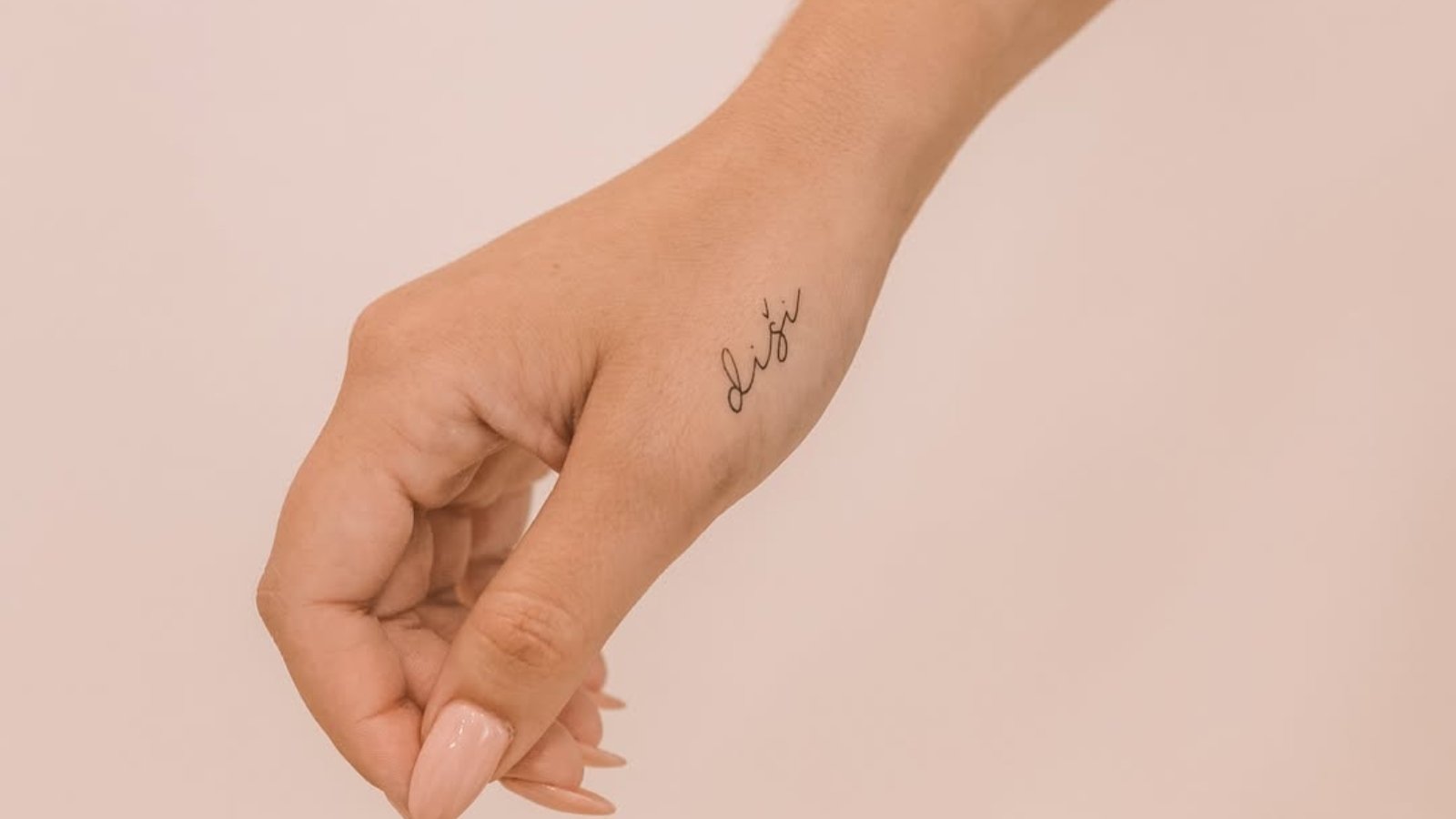 Uskoro će jesen, a to znači posjet tattoo studiju. Donosimo ideje za najljepše fine line tetovaže