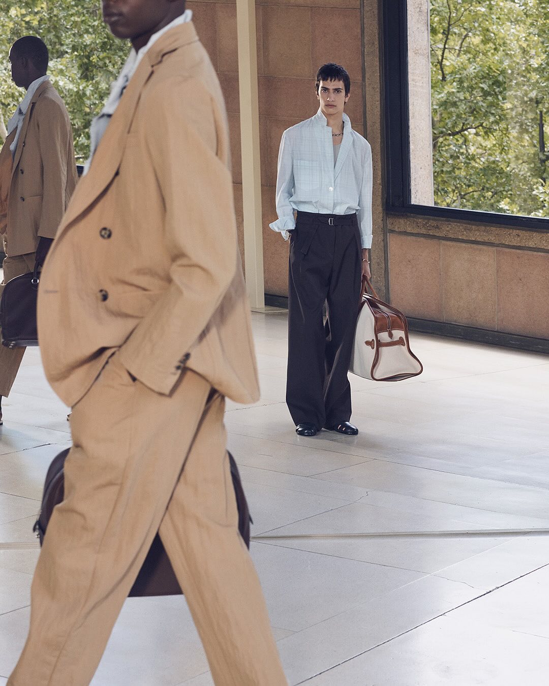 Jeste li već vidjeli novi Hermès showroom? Poznati umjetnik ga je pretvorio u imerzivnu galeriju skica