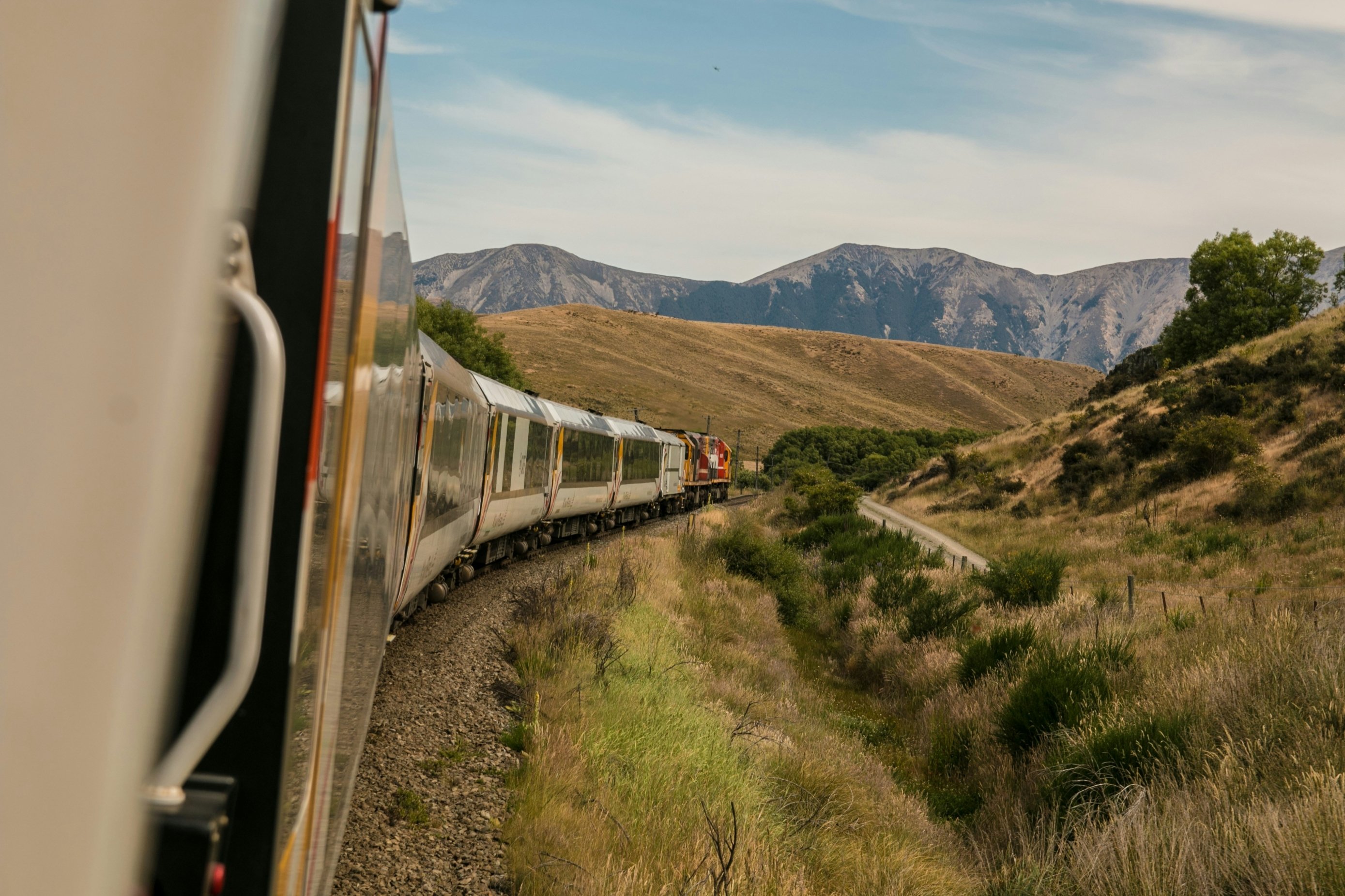 noćni vlakovi_josh-nezon-R1Zb58LmwIY-unsplash