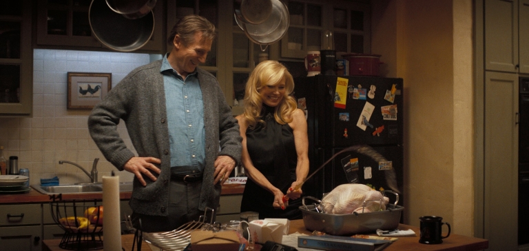 Liam Neeson i Pamela Anderson u filmu Goli pištolj