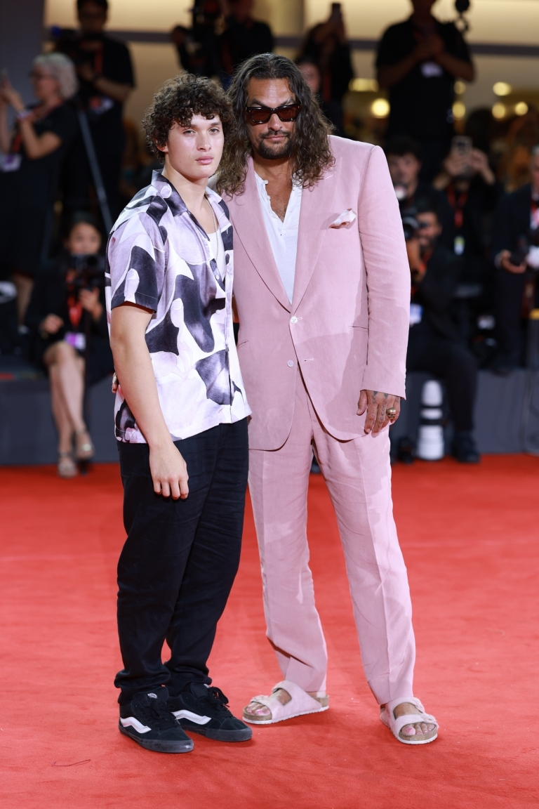 Jason Momoa i sin Nakoa-Wolf Momoa