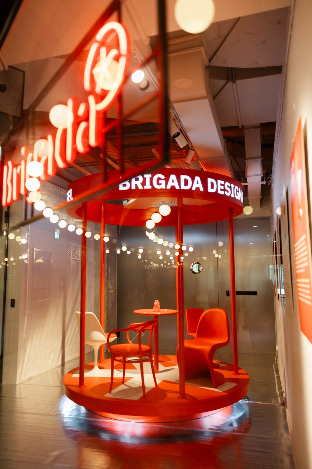 Brigada Design Carousel