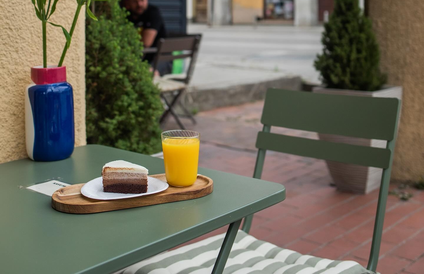 Ljetos je u Vinkovcima otvoren Kunst Coffee, preslatko mjesto za sve ljubitelje kave, čaja i matche