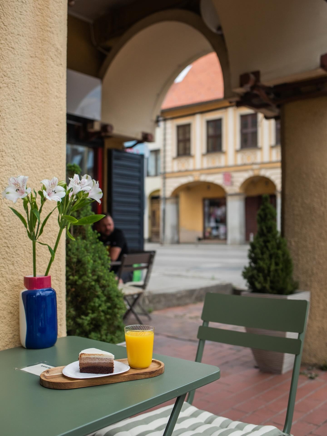 Ljetos je u Vinkovcima otvoren Kunst Coffee, preslatko mjesto za sve ljubitelje kave, čaja i matche