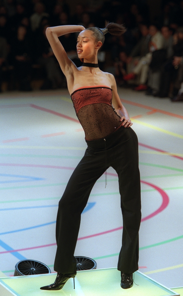 Givenchy, 2000. godina