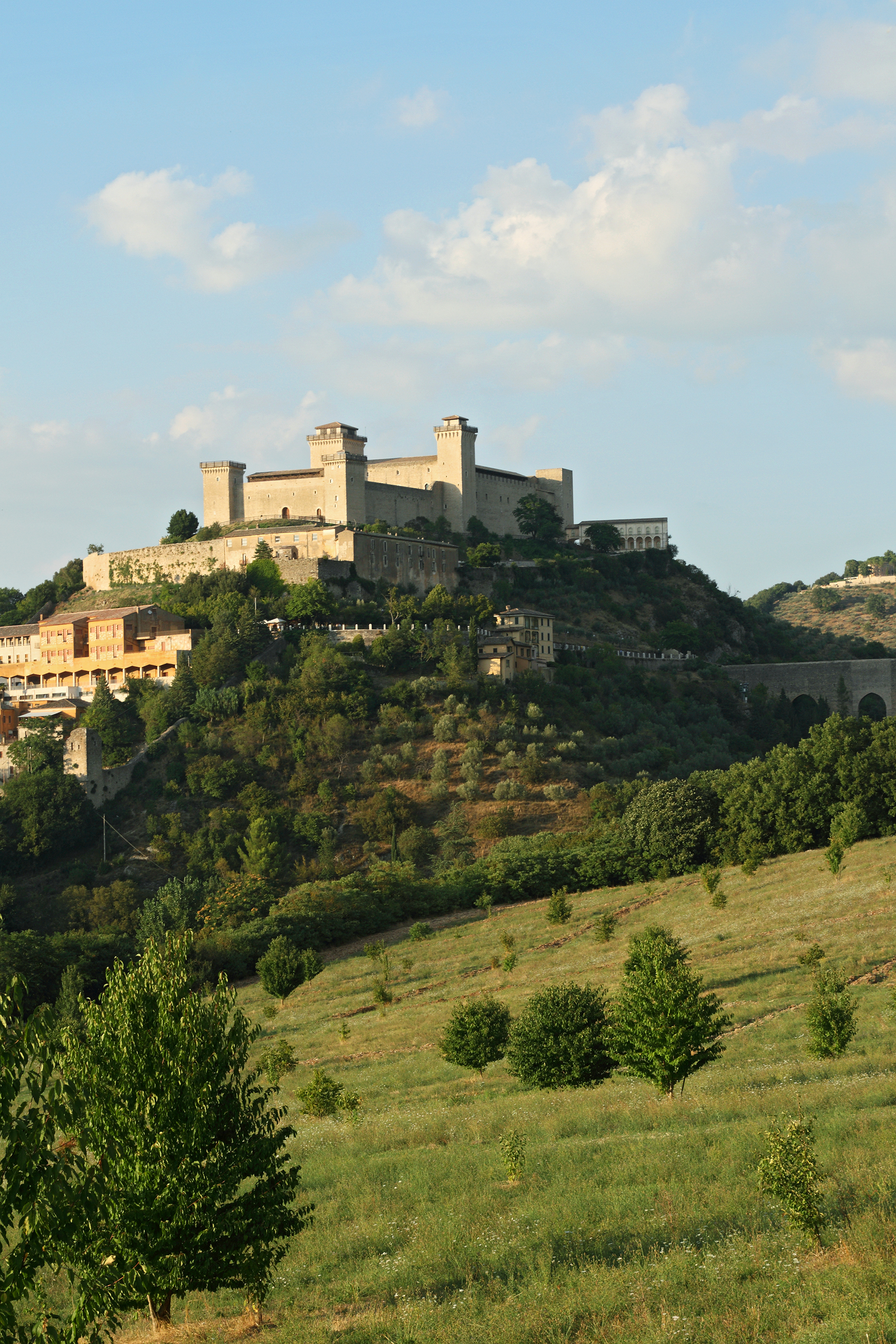 Rocca-Albornoziana_iStock-156383767