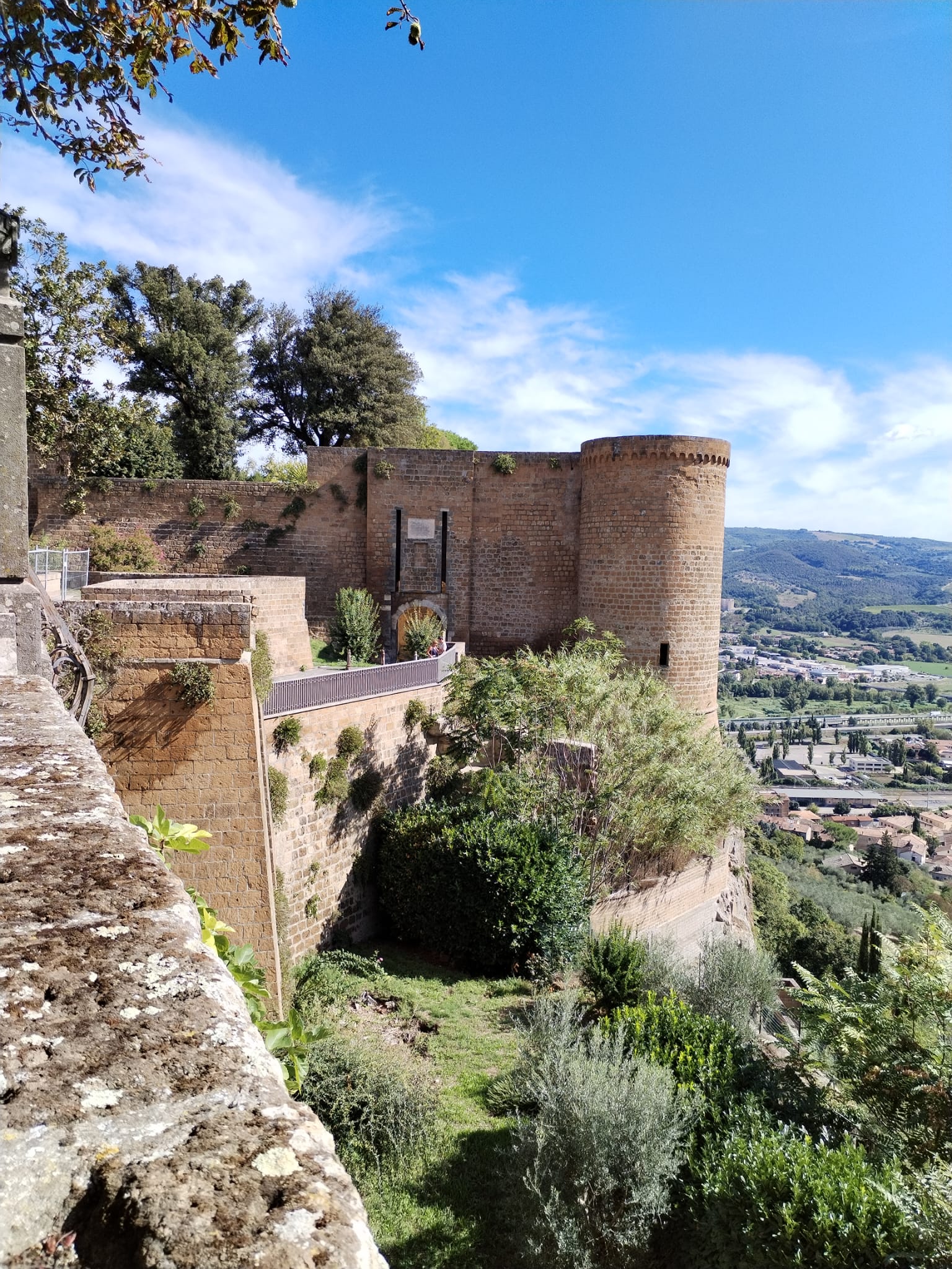 Rocca-Albornoziana_iStock-2178070628