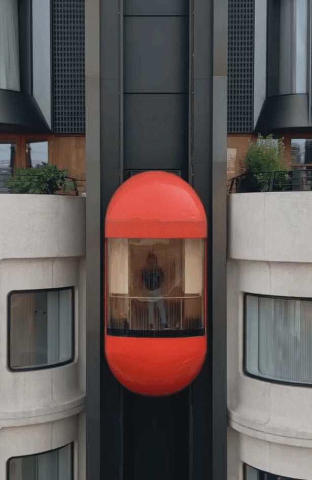 Ovo je jedan od najposebnijih hotela u Londonu: Želimo se provozati ovim panoramskim liftom u obliku pilule
