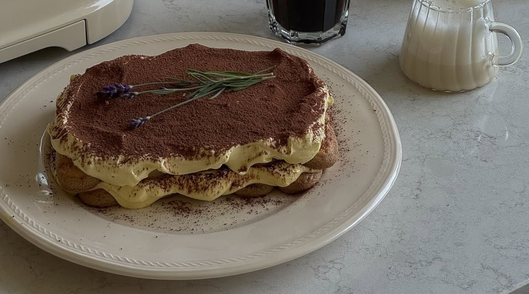 Jesenski gastro trend su male slastice: Isprobajte recept za mini tiramisu