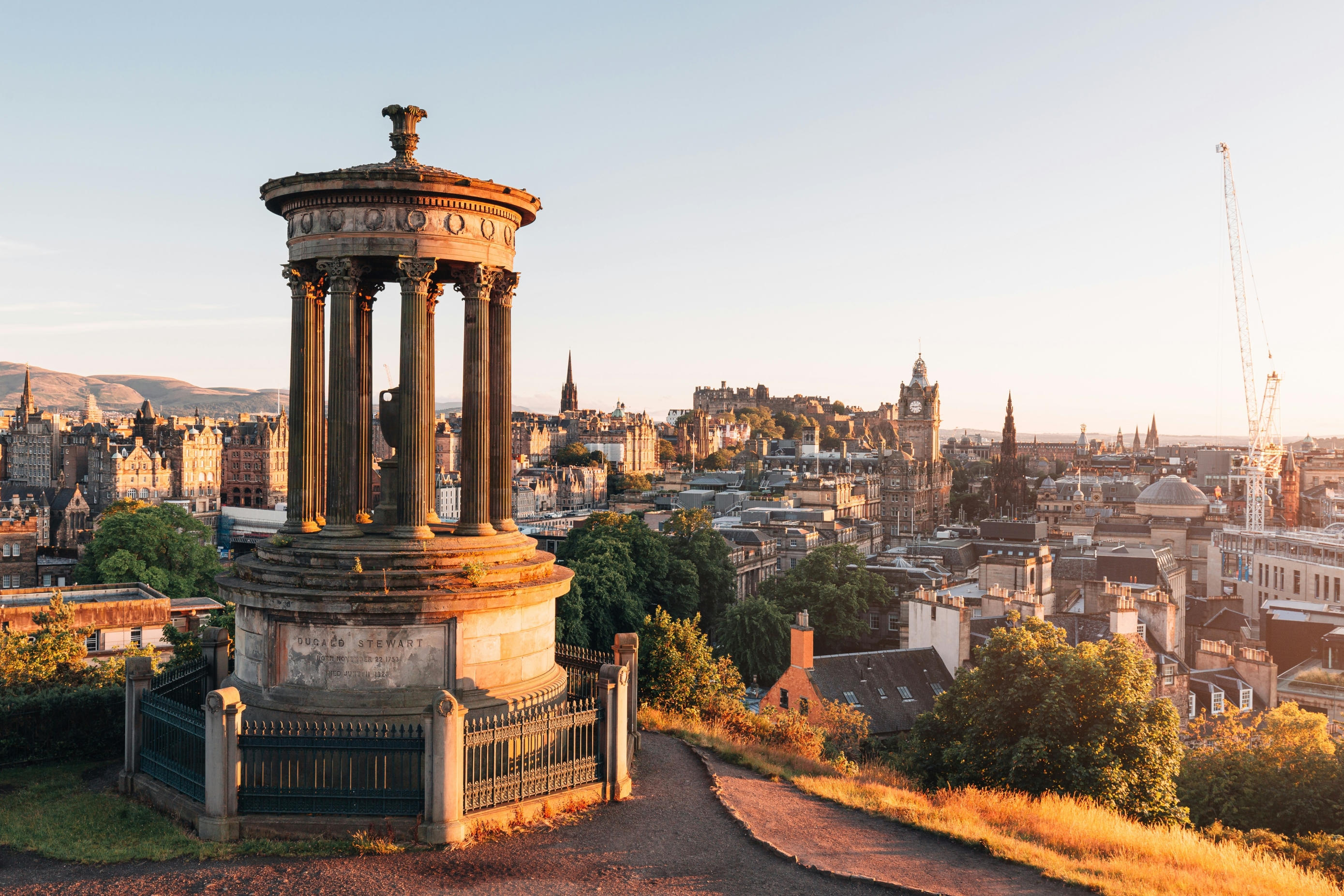 najsretniji gradovi_Edinburgh_connor-mollison-d7_TtRp1s9s-unsplash