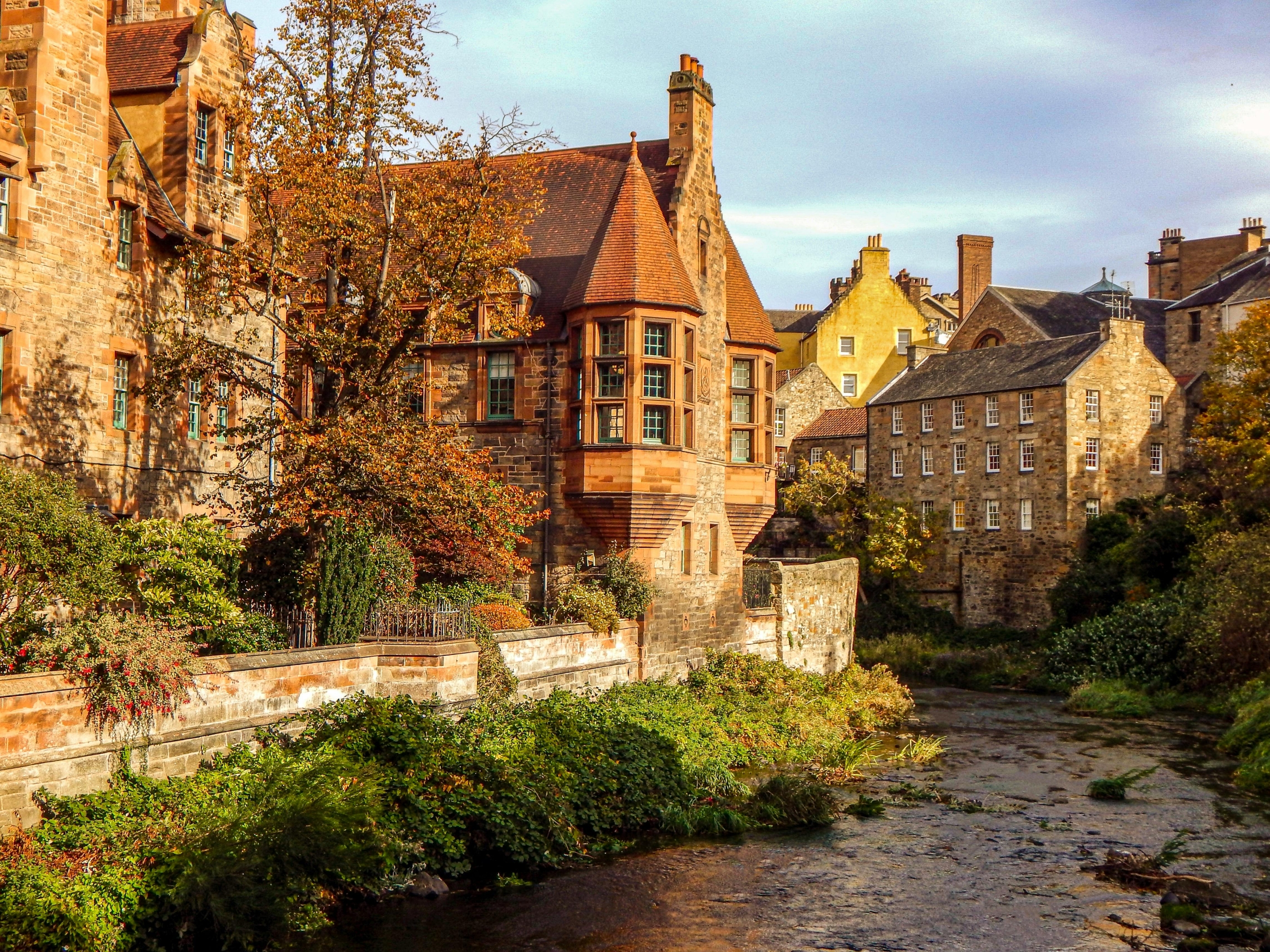 najsretniji gradovi_Edinburgh_pexels-snapsbyclark-14343605