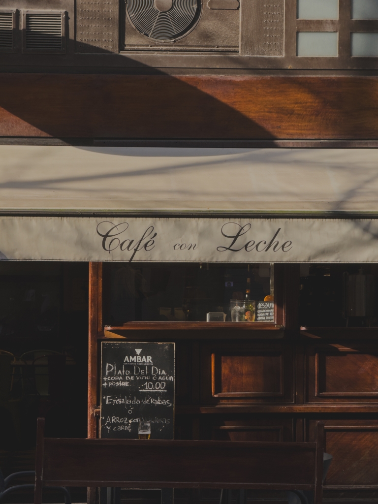 sit-at-the-bar-september2