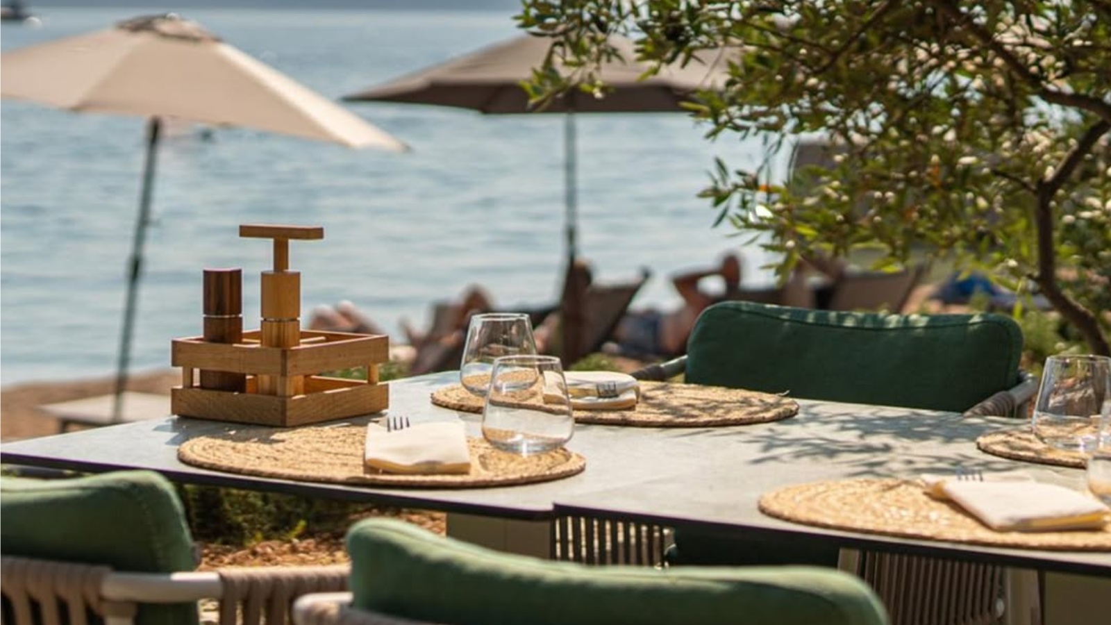 Predivan novi beach bar ovog nam je ljeta prošao ispod radara – Urania bar sada gostuje kod njih