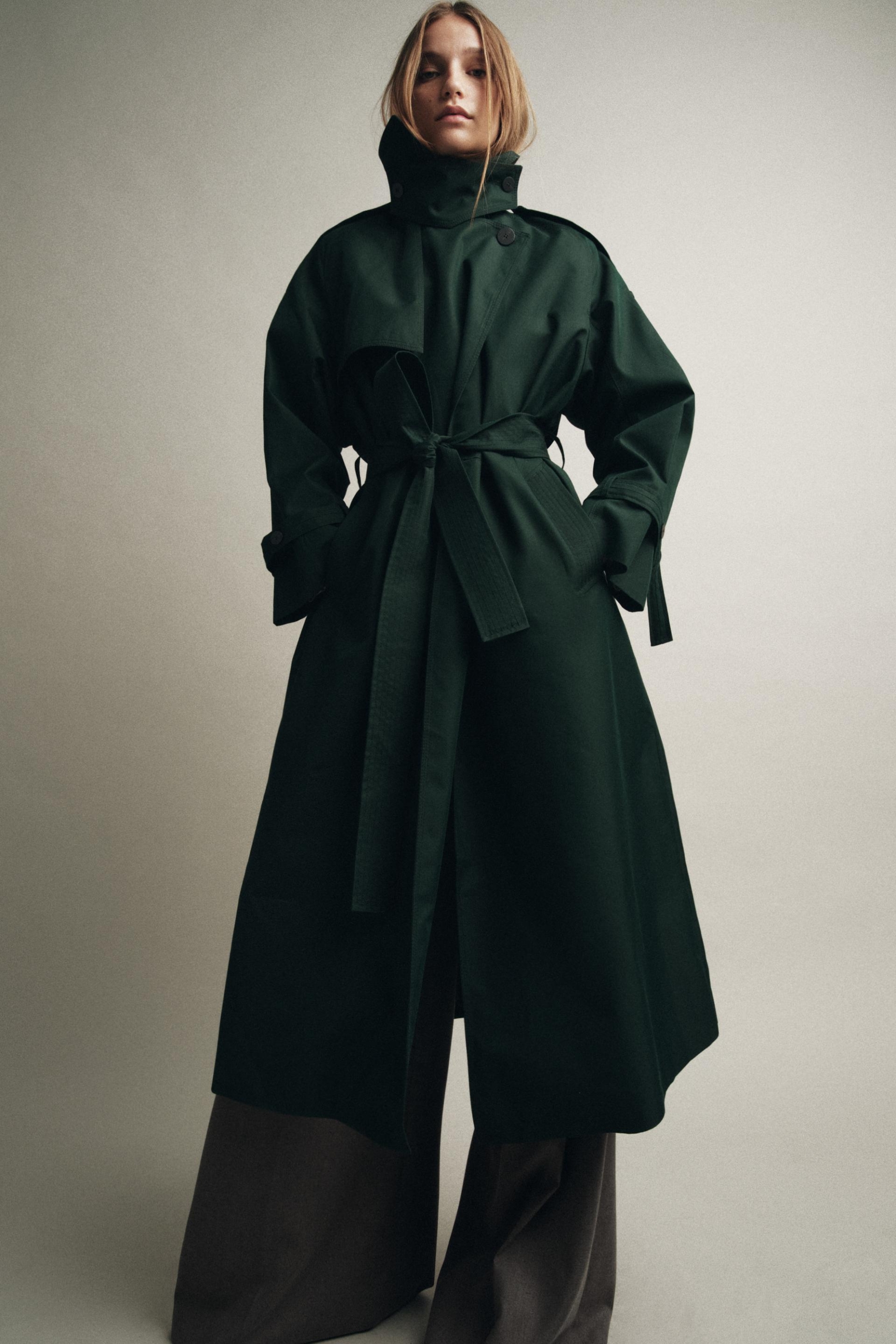 Best buy: Zara maxi baloner u boji u kojoj ga do sada nismo vidjeli, a izgleda super